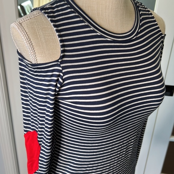 JOLIE navy/white striped long sleeve top, open shoulder, heart patch size XS - Picture 3 of 7